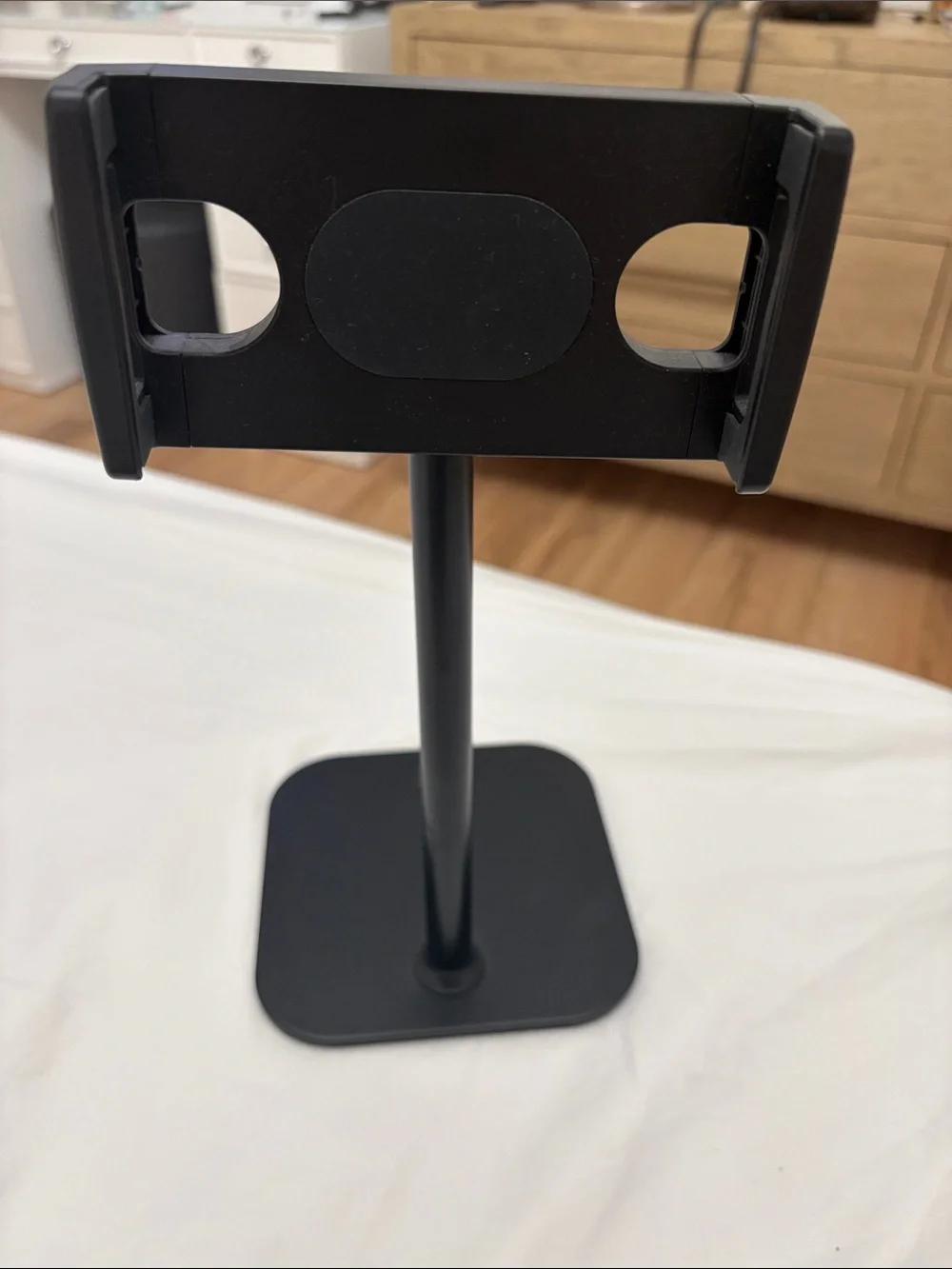 Adjustable Black Phone/Ipad Stand Holder - Universal Mount